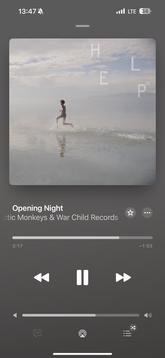 que saudades que eu estava dos meus meninos. agora estou completamente iludida com o álbum novo, sendo que é mais fácil a banda acabar do que eles entrarem num estúdio para gravar.