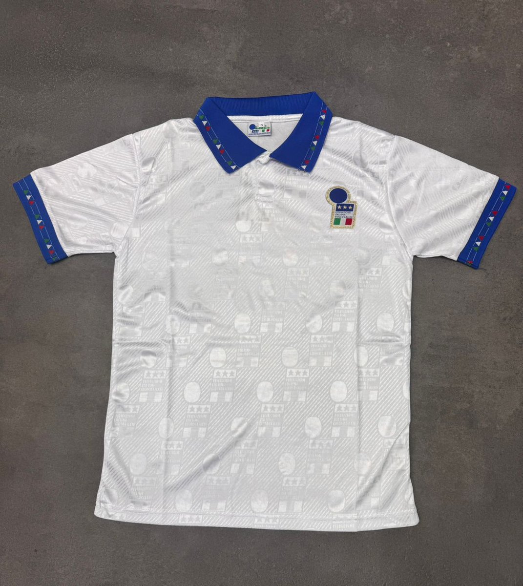 huncho_abdel's tweet image. Bonsoir 
Maillot rétro disponible 🔥🙂‍↕️ 
Prix :10000fcfa 
Contact:+221704691501