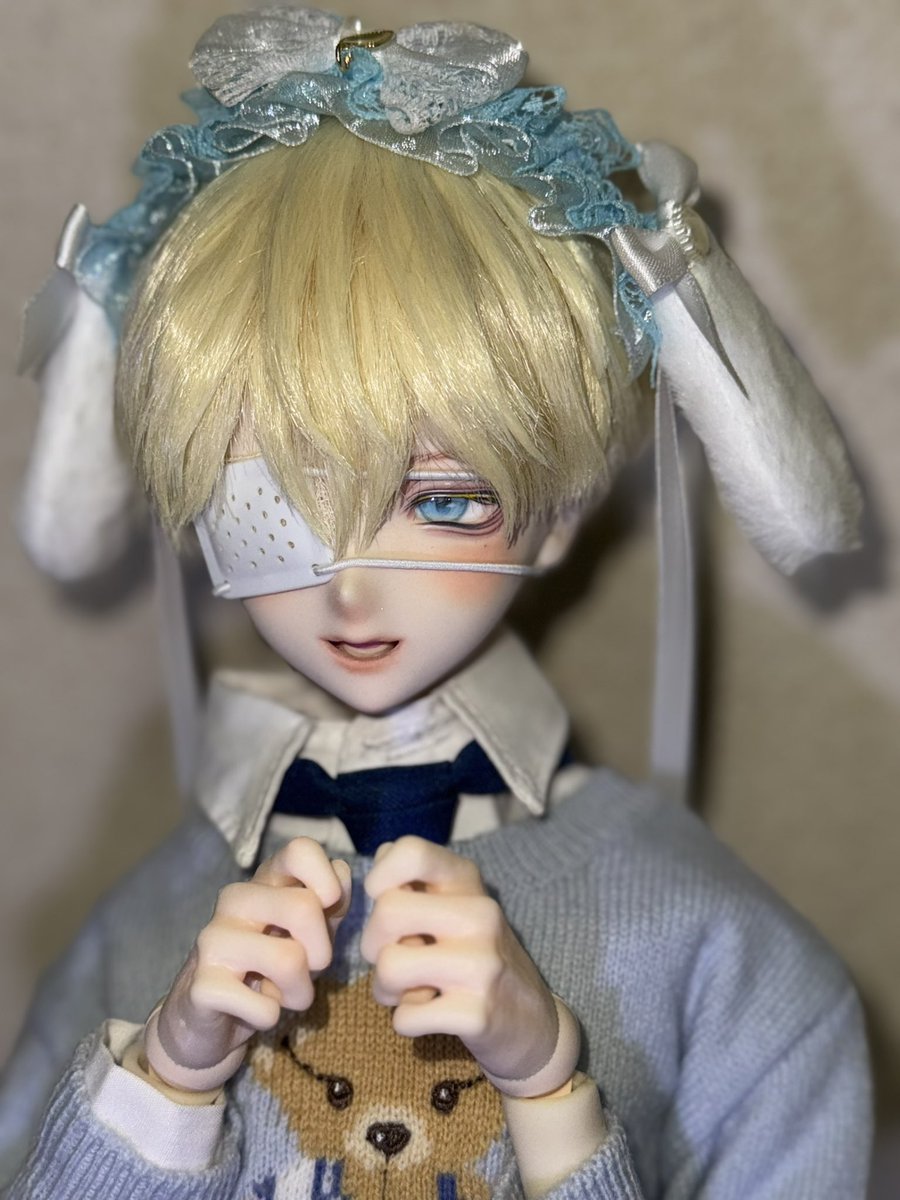 凪くんをお着替えさせて遊んでいました

①通学路凪くん（想像）
②くまちゃんなセーターを着てご満悦凪くん
③可愛いヘッドドレスを付けてほしいという私の欲に付き合わされる凪くん

#PATHっ子
#御伽重娘
#Dormirdoll