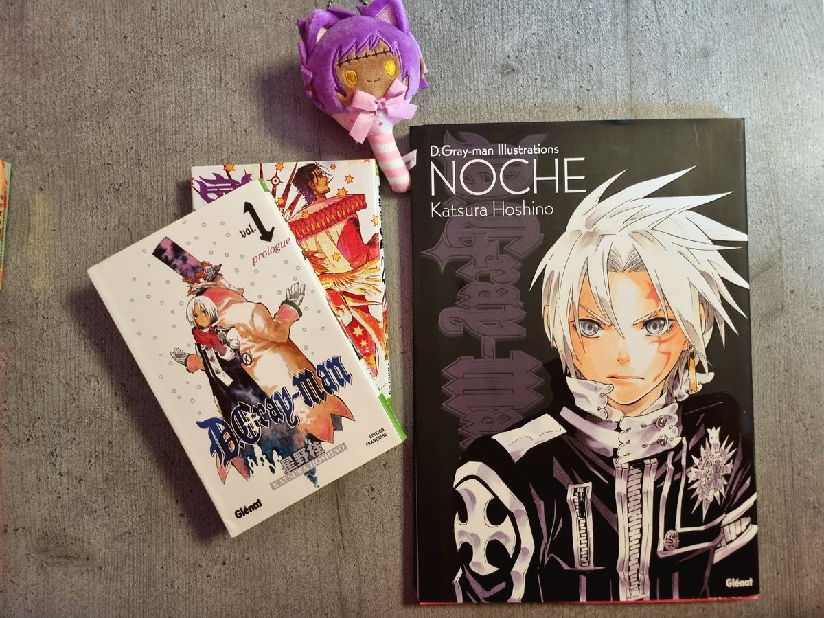 Jiminess2's tweet photo. Encore merci @Naka_manga pour ce concours, je suis heureuse !! L'artbook est bien arrivé prêt à rejoindre le reste de la collection D.Gray-Man 🥹💜 https://t.co/8o9TFH7P7v