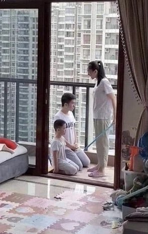 forsxung's tweet image. : ปะป๊าหนูกลัว
: ครับลูก ป๊าก็กลัว 😣