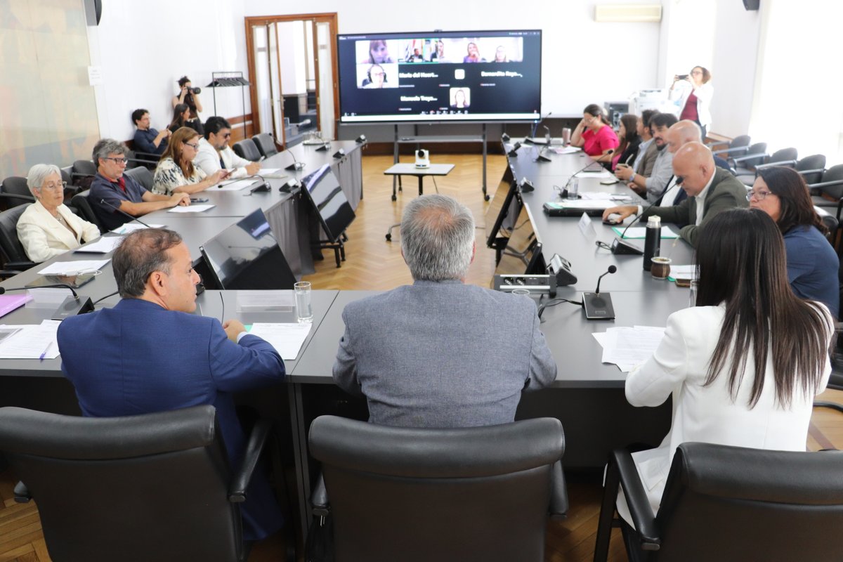 Pdte de Mercociudades, <a href="/_RodrigoNeves_/">Rodrigo Neves</a> , abre Dirección Ejecutiva, destacando la importancia de fortalecer la integración en América Latina y la cooperación mundial, valorando especialmente el acuerdo UE – Mercosur, la protección de la soberanía y la defensa del multilateralismo