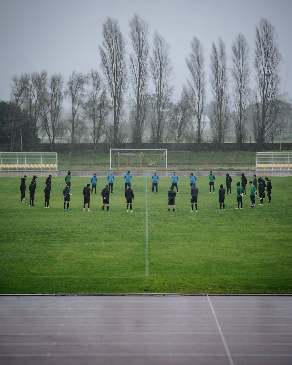 Um minuto de silêncio por quem deu tudo ao futebol.

Descansa em paz, Nassur 🕊️
#AlmaVidreira