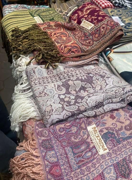 AidaGy21's tweet image. Foulards pashmina 
4000frs
76.453.21.91