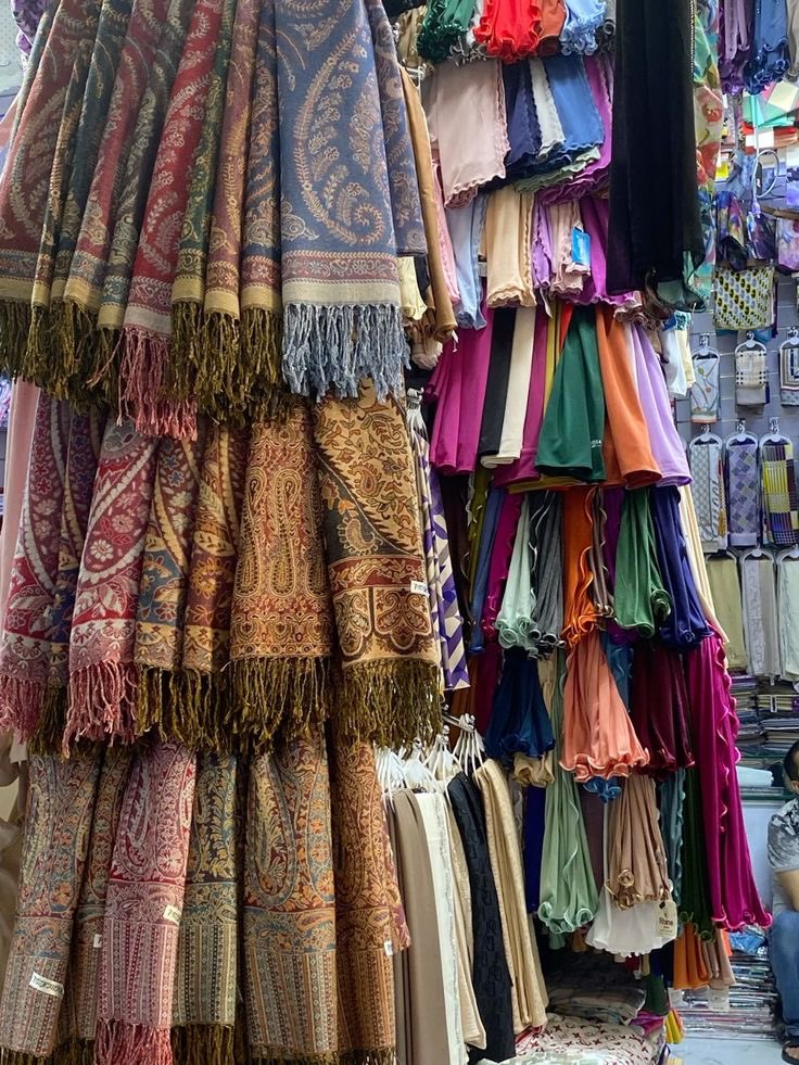 AidaGy21's tweet image. Foulards pashmina 
4000frs
76.453.21.91