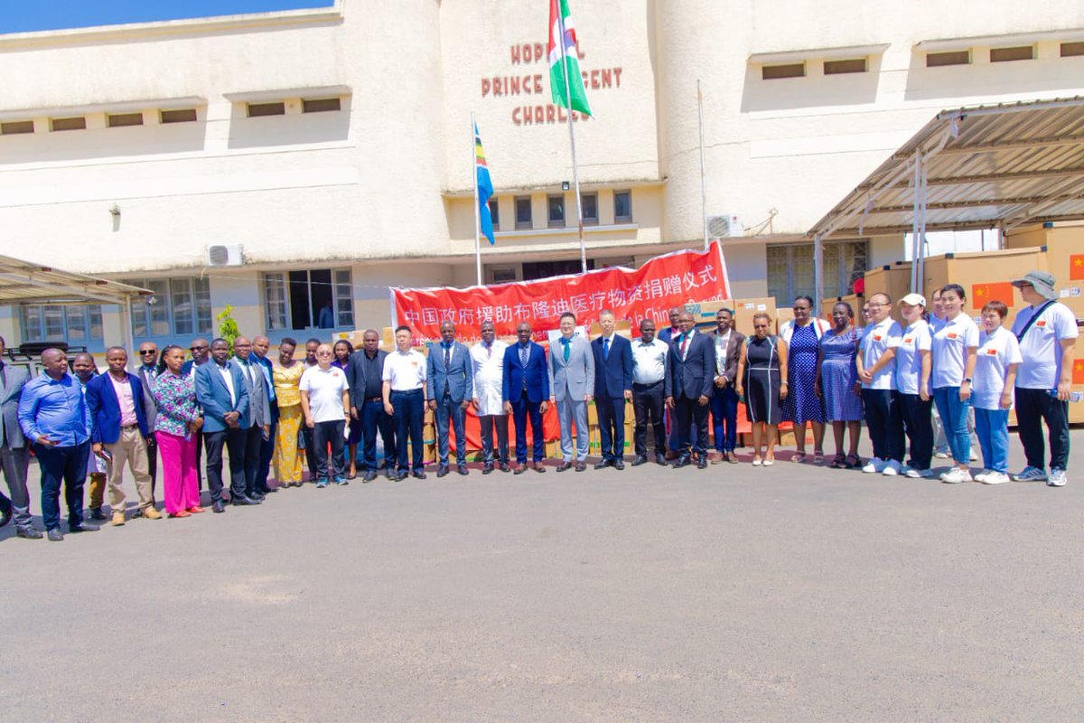hprcinfo's tweet photo. Remise et réception officielle de plus de 500 catégories de médicaments et d’équipements médicaux offerts par la Chine, d’une valeur dépassant 300 millions de Fbu, destinés aux  3 hôpitaux partenaires burundais(HPRC,HRG et HGM), @msp_burundi. https://t.co/6oMSTmiJPK