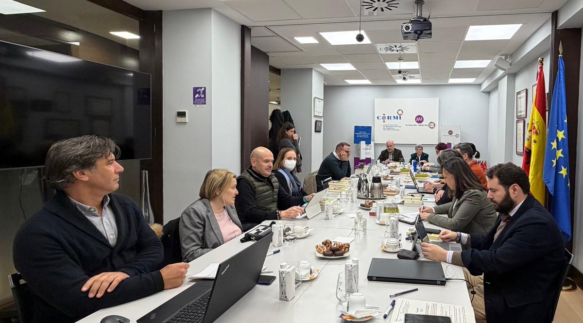 COCEMFEnacional's tweet photo. COCEMFE ha participado hoy en la reunión del Comité Ejecutivo del @Cermi_Estatal , un espacio clave de coordinación del movimiento social de la discapacidad, en el que se ha incorporado @MarArruti al comité ejecutivo. Seguimos reforzando el trabajo conjunto y el liderazgo compartido. #SomosCOCEMFE