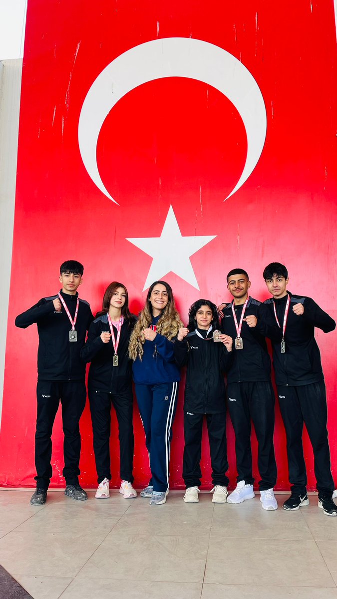 BingolMtal's tweet photo. Öğrencimiz Kerim Gökhan, Mersin’de düzenlenen Raffa Çift Erkekler Şampiyonası’nda Türkiye https://t.co/2iNPFfjye0🏆 olmuştur.
Öğrencimizi ve bu başarıda emeği olan hocalarımızı gönülden tebrik ediyor, başarılarının devamını diliyoruz
@bingolvaliligi
@celikcahit
@MustafaOzel66 https://t.co/NHGwgMLNtI