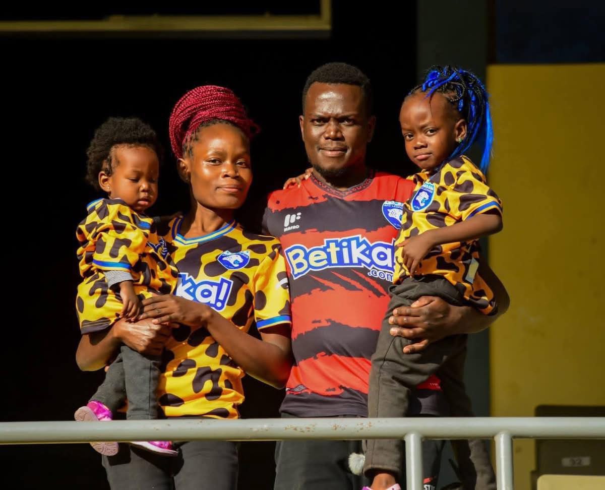 AFCLeopards's tweet image. Four hearts. One Badge. One Love. 💙🤍

#OursForever