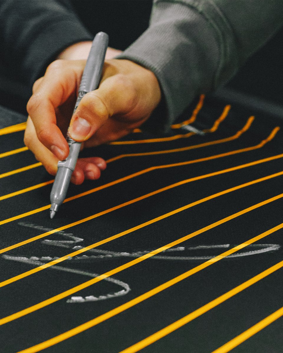 Win an away shirt signed by <a href="/yuhirakawa1314/">平河悠/Yu Hirakawa</a>! ✍️ 

Just RT and follow our page to be in with a chance 🧡

#hcafc