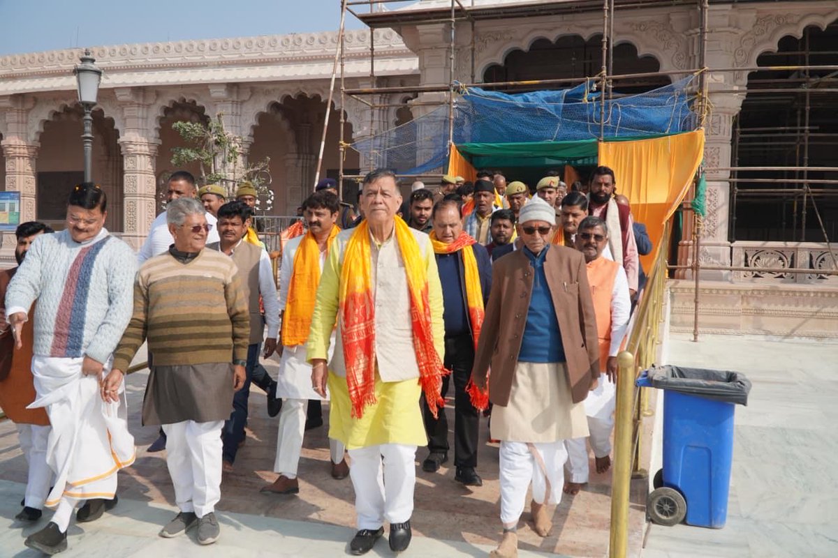 Satishmahanaup's tweet image. आज राम मंदिर प्राण-प्रतिष्ठा के दो वर्ष पूर्ण होने के पावन अवसर पर सम्मानित अतिथियों व पीठासीन अधिकारियों के साथ अयोध्या धाम में श्री रामलला के दर्शन कर आशीर्वाद प्राप्त किया तथा लोकमंगल की कामना की।

जय श्री राम!

#ayodhyarammandir #Kanpur #satishmahana  @UPVidhansabha