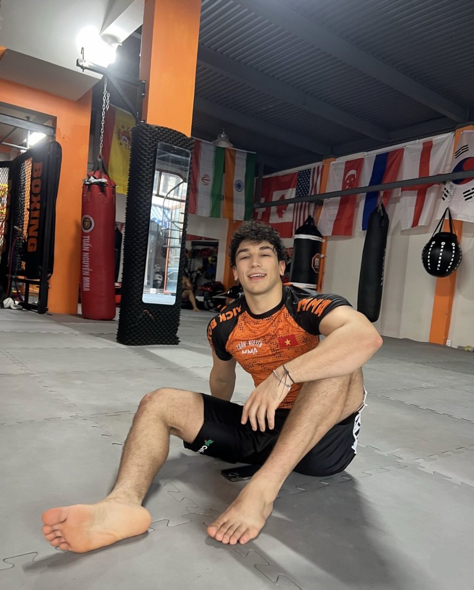 cncsubbottom69's tweet image. 3 weeks late but first gym day of 2026! 
let’s sole-ebrate🥳👣