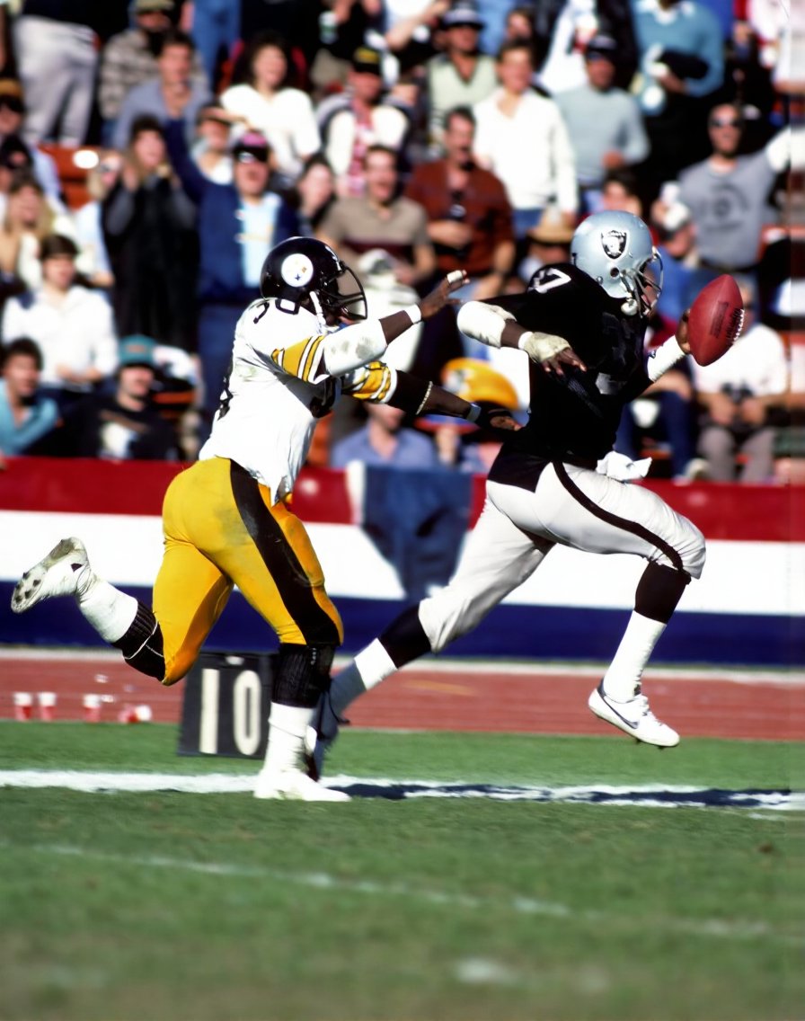NFLMAVERICK's tweet image. Happy birthday to CB Lester Hayes, January 22, 1955.    Super Bowl XV &amp;amp; XVIII champion,   
5x Pro Bowler  
1980 All-Pro  
1980 NFL AP Defensive Player of the Year.      
*tied with Willie Brown as the all-time Raiders interceptor.  (39 Interceptions)