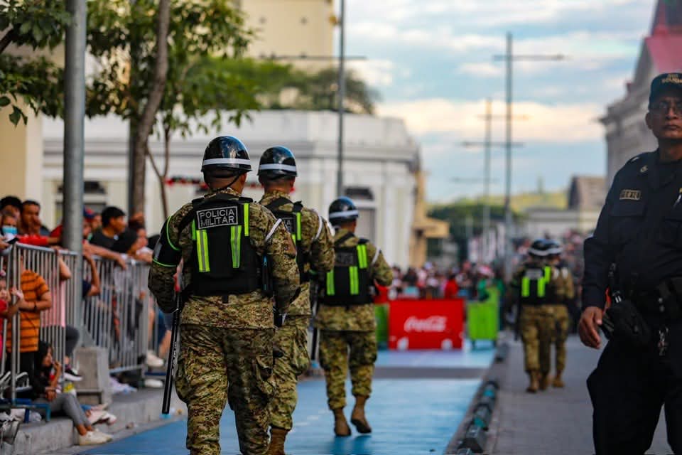 ¡El Salvador sigue avanzado por el rumbo correcto! 👊🏻

Desde junio de 2019, bajo la administración de nuestro Presidente <a href="/nayibbukele/">Nayib Bukele</a>, El Salvador acumula 1,119 días sin muertes violentas, consolidándose como el país más seguro del hemisferio occidental. 🇸🇻

Con el Régimen de