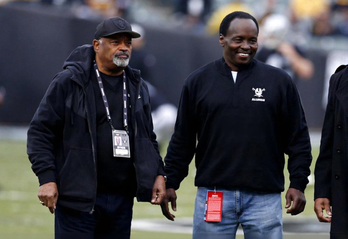 NFLMAVERICK's tweet image. Happy birthday to CB Lester Hayes, January 22, 1955.    Super Bowl XV &amp;amp; XVIII champion,   
5x Pro Bowler  
1980 All-Pro  
1980 NFL AP Defensive Player of the Year.      
*tied with Willie Brown as the all-time Raiders interceptor.  (39 Interceptions)