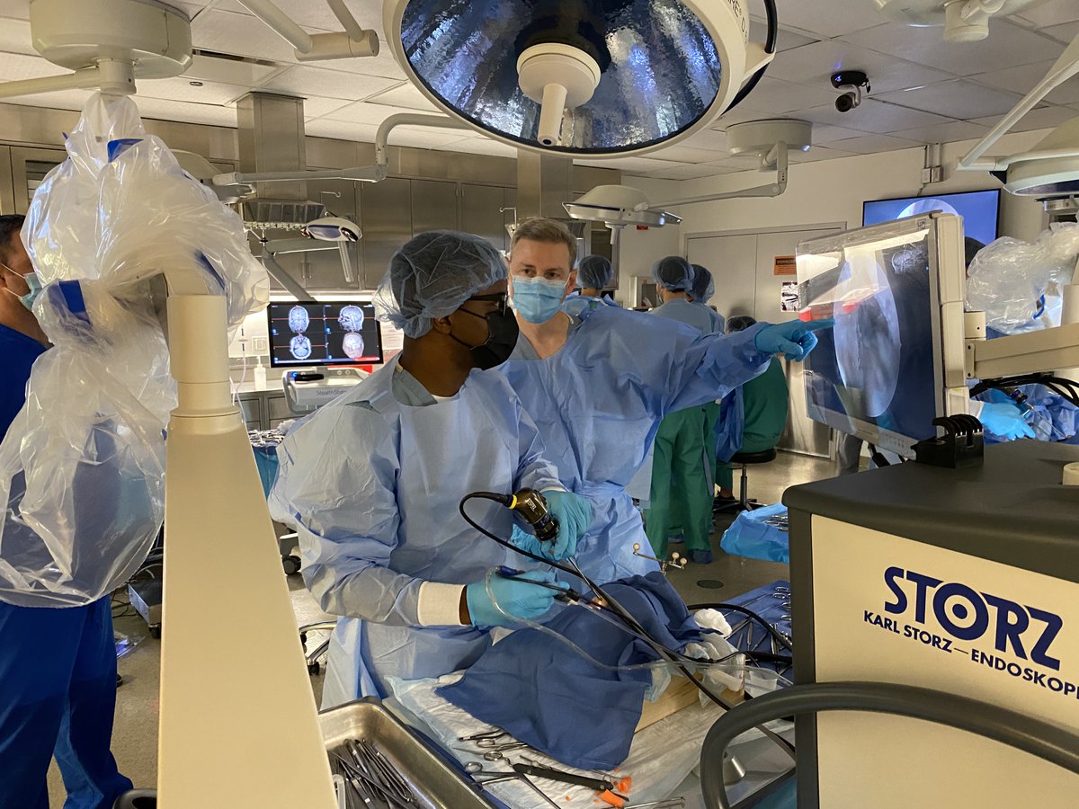 Neurosurgery at NM tweet media