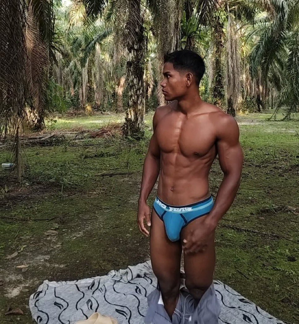 cones441779's tweet image. Main di kebun