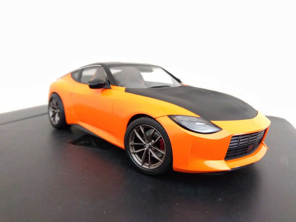 フェアレディZ 何とか完成です 黄色ベースから オレンジメタリックに