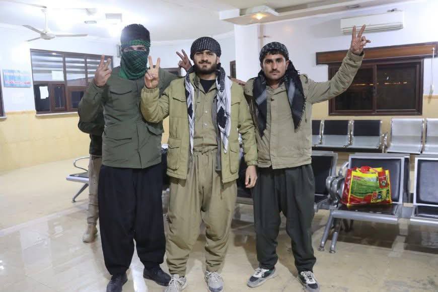 HamamIssa7's tweet image. وصول الدفعة السابعة من أكراد ايران إلى القامشلي للقتال بصفوف قسد