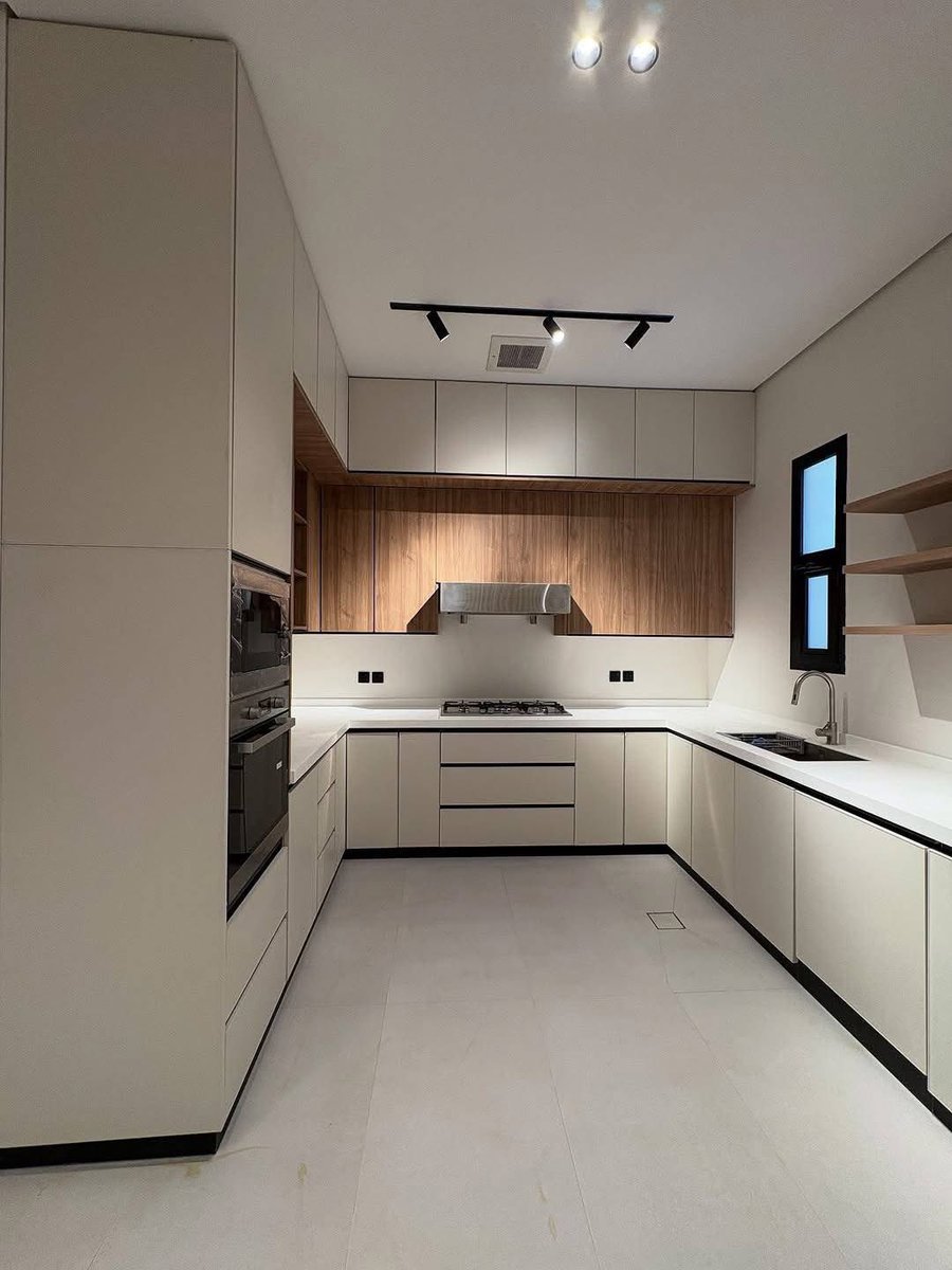 vintafurnitures's tweet photo. Newly built kitchen cabinets so beautiful 😍 https://t.co/gMwCCNh8bo