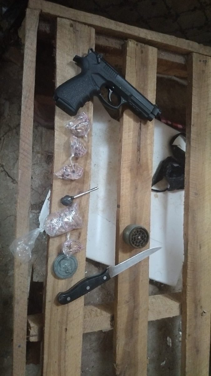 OPERACIÓN MILITAR EN TRINITARIA NORTE

#Guayaquil | Las Fuerzas Armadas a través de la Armada del Ecuador, con personal de la Fuerza de Tarea 51 “SEGURIDAD MARÍTIMA”, durante la ejecución de operaciones militares de ámbito interno, ejecutaron una operación de control de armas,