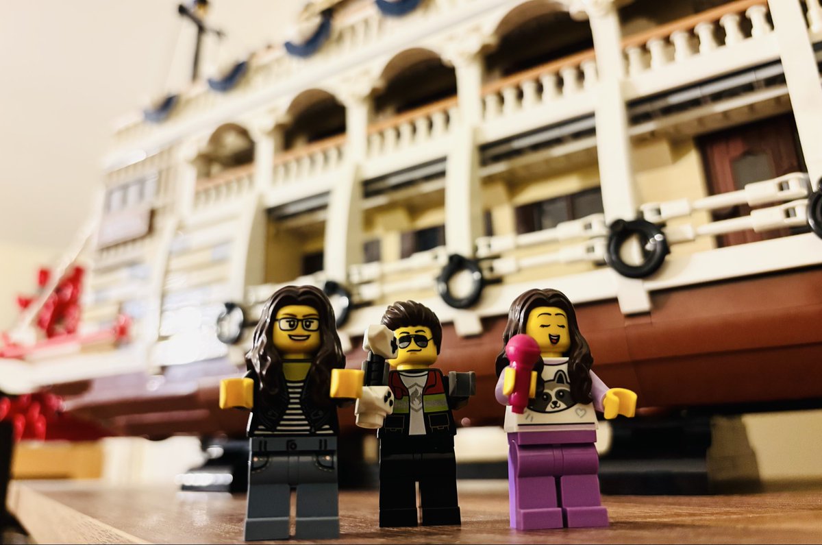 Mattylysaght's tweet photo. Crew of chaos reporting for duty - me and the monkeys - may the adventures cheekiness and chaos never end 😀💃🏼🐒🐒🎤 https://t.co/fvjENyIGOm