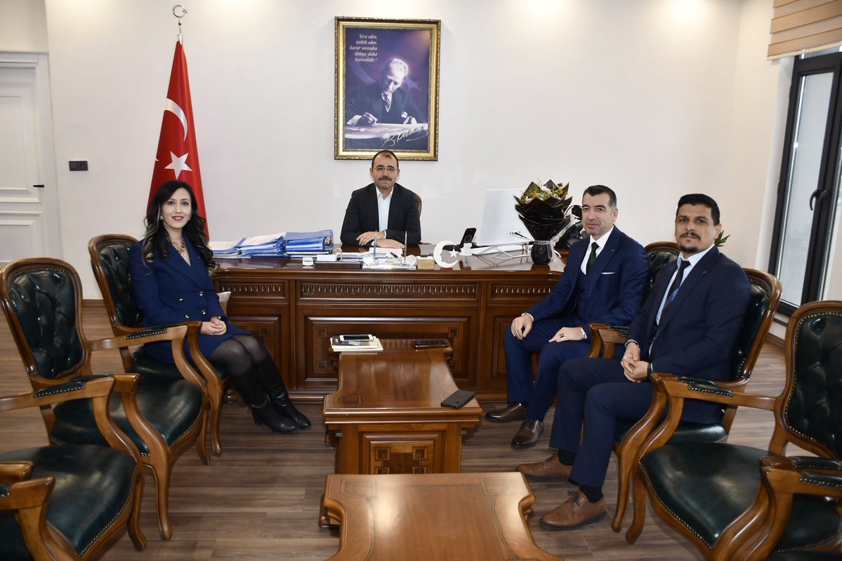 Kadirli Kaymakamı Sayın Erdinç DOLU’ya ziyaret gerçekleştirildi. 

Sayın Kaymakamımıza nazik kabulleri için teşekkür ederiz. 

<a href="/temavakfi/">TEMA Vakfı</a> <a href="/ErdincDOLU/">Erdinç DOLU</a> <a href="/NailDayanc/">nail dayanç</a> <a href="/mehmetkarip80/">mehmet karip</a>