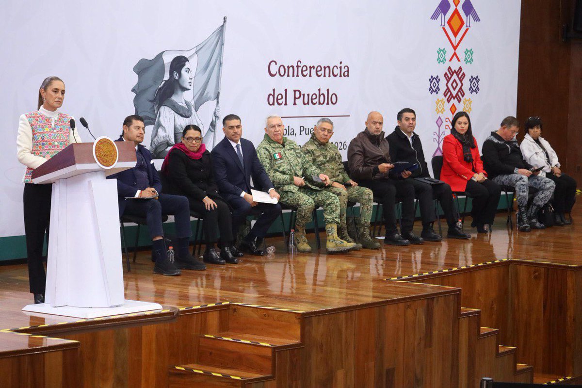 Efrainmoralesl's tweet photo. Esta mañana en Puebla dimos a conocer las acciones que llevaremos a cabo de acuerdo con las instrucciones de la Presidenta @Claudiashein para la reconstrucción tras las intensas lluvias del año pasado. https://t.co/dvxEVW0frY