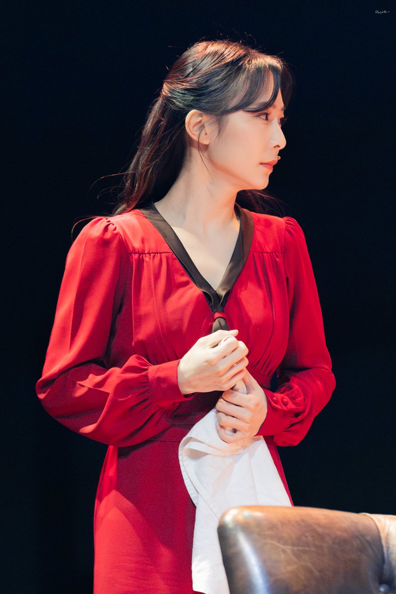 260122 미드나잇 액터뮤지션

스페셜커튼콜 - 「그날이 찾아왔어」

우먼 #김서연

#포카리샷