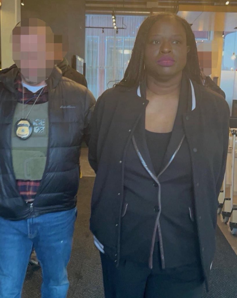 micah_erfan's tweet image. The White House is now posting AI doctored photos as if they are real.