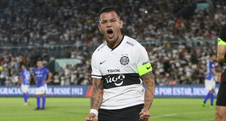 r20sj's tweet photo. Nadie se acuerda de él, todos piensan que está solo por mero cumplimiento de contrato, olvidado pero y si aún queda una última bala? Dicen que las estrellas antes de apagarse brillan por una última vez... https://t.co/J0qPvGU5MZ