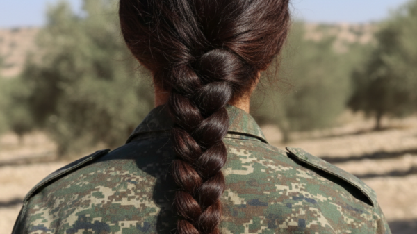 Cafer Solgun: Kezî

🔴Hiçbir halk, kadınlarına işkence ederek öldürenleri, esirlere insanlık dışı muamele edenleri, kadının örgü saçını (kezî) kesip birbirine hediye edenleri unutmaz. Unutursa kezînin lanetine uğrar, şerefi beş paralık olur...

nupel.tv/cafer-solgun-k…