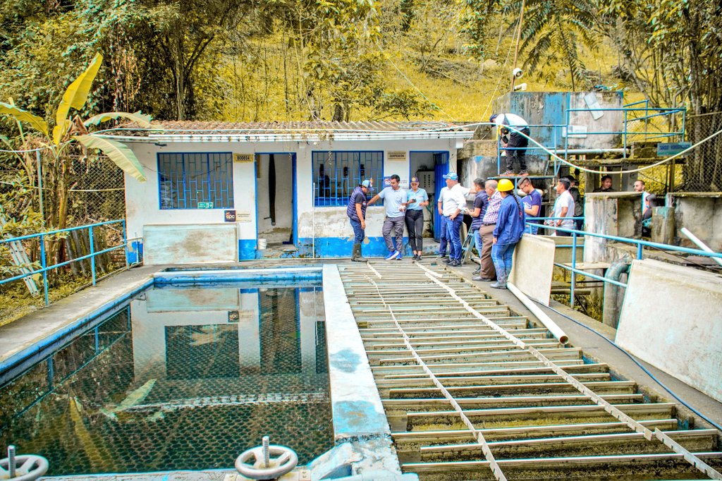 El desarrollo turístico y económico de Nocaima no puede frenarse por falta de agua. Por eso estamos actuando de fondo sobre el sistema de abastecimiento del municipio, que depende de fuentes hídricas con caudales variables y de un sistema de bombeo que hoy representa un alto