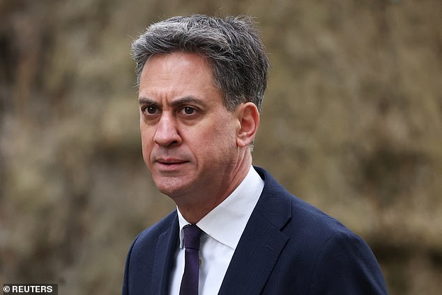 QprEver's tweet image. 🇬🇧 Do you agree that it would most certainly be in the national interest to remove Mad Ed Milliband as Energy Secretary 🇬🇧