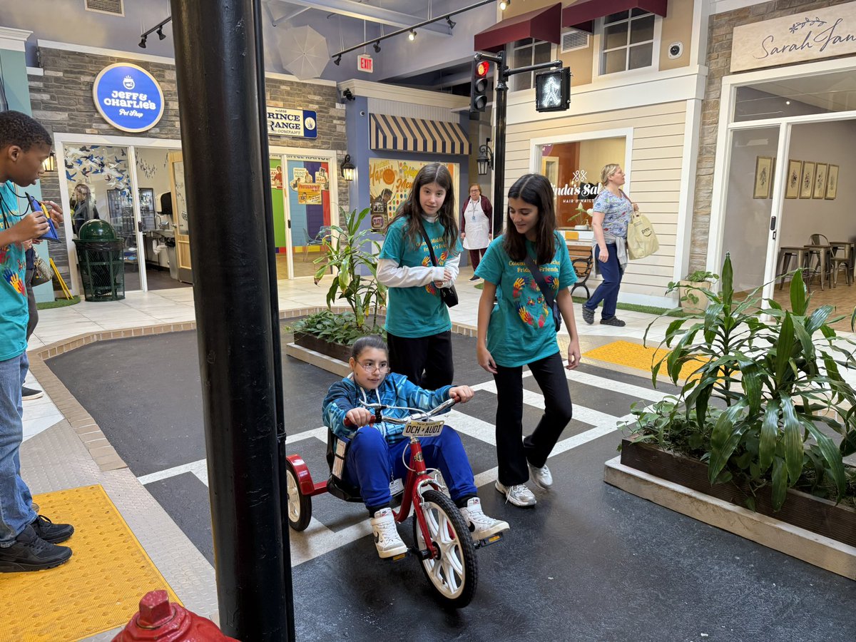 CMS Friday Friends tweet media