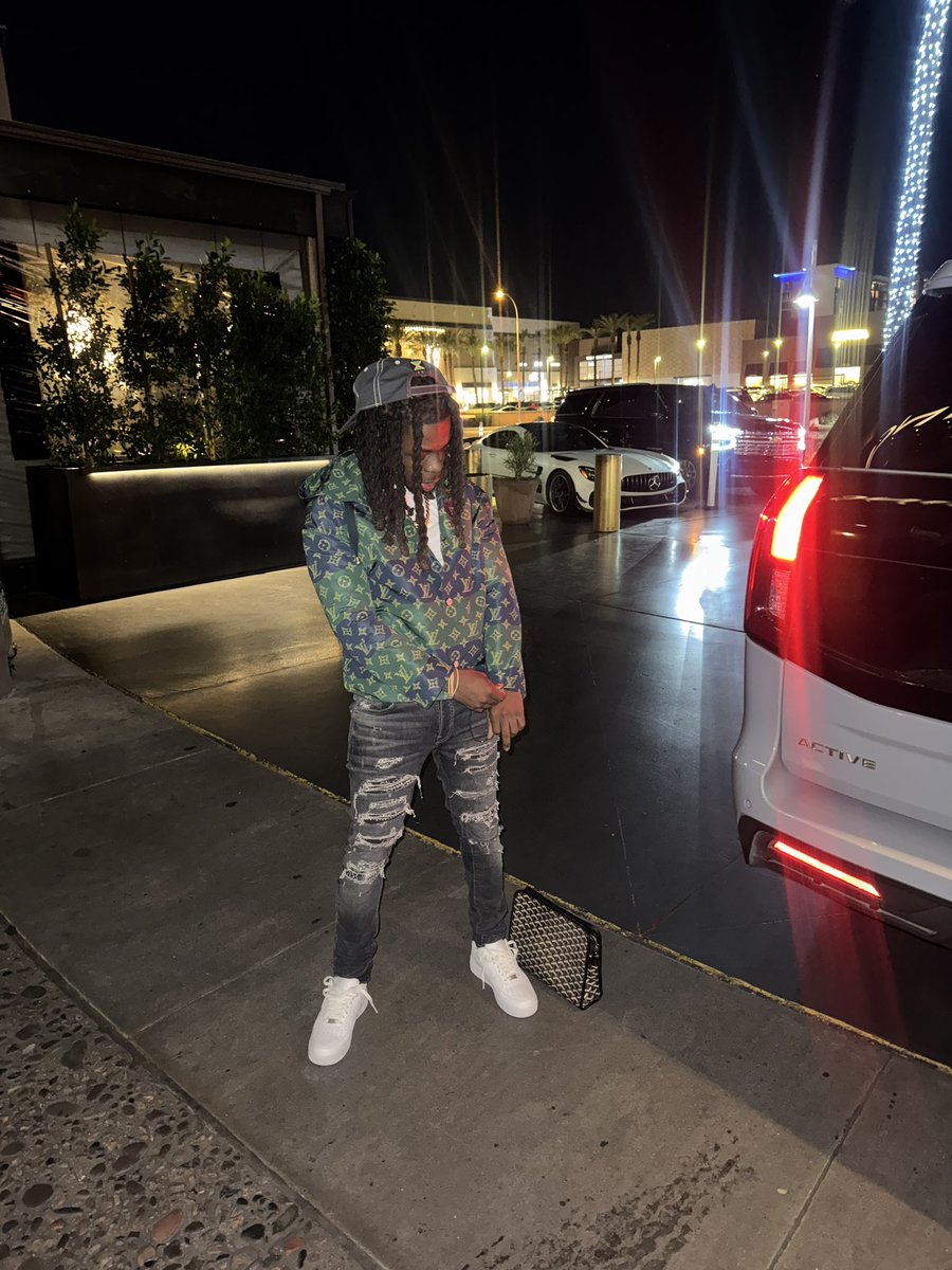 &amp; my outfit uppin’ the crime rate.