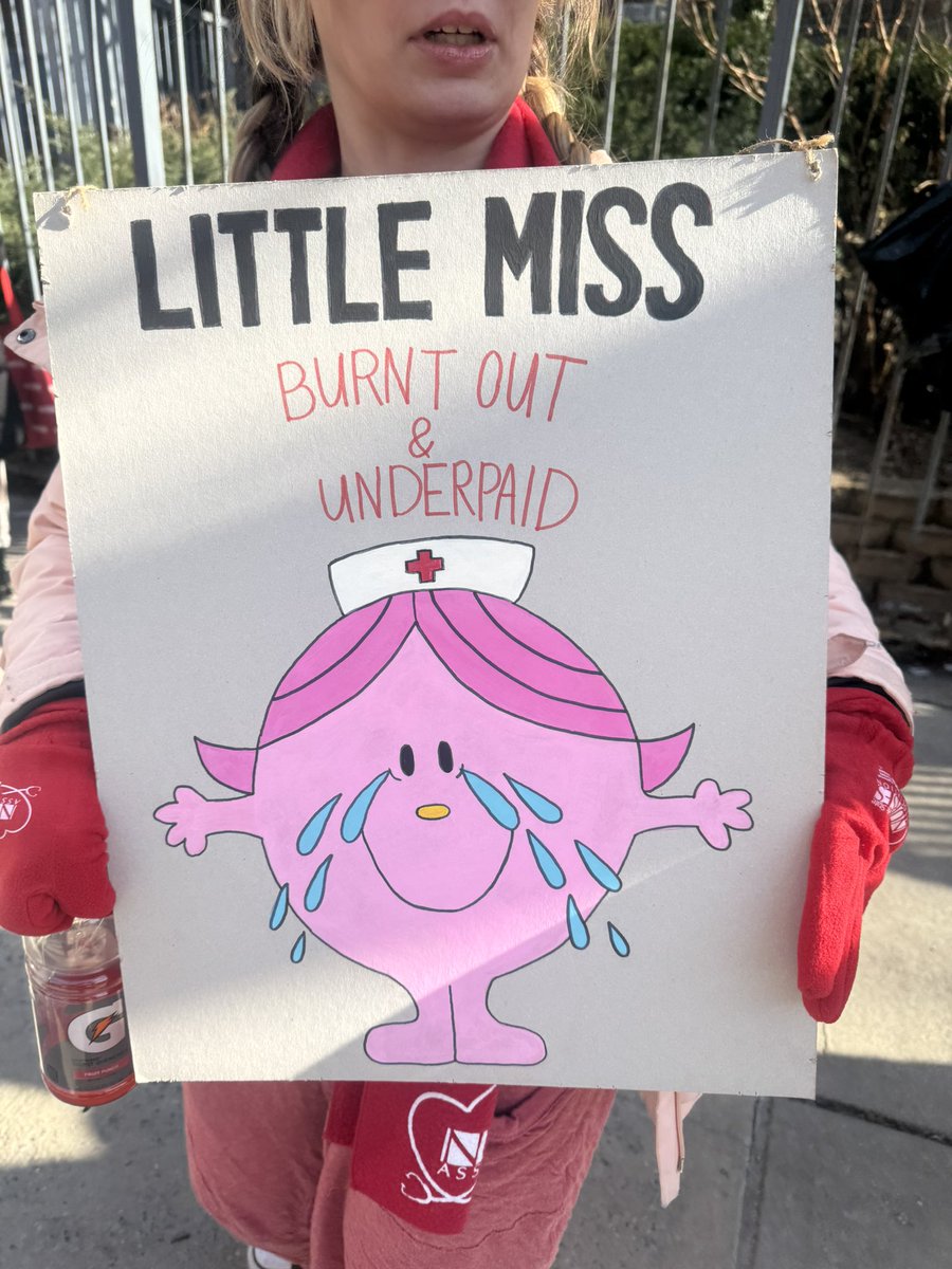 desusnice's tweet image. We outside!! Solidarity with the nurses!