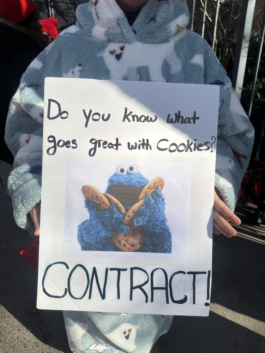 desusnice's tweet image. We outside!! Solidarity with the nurses!