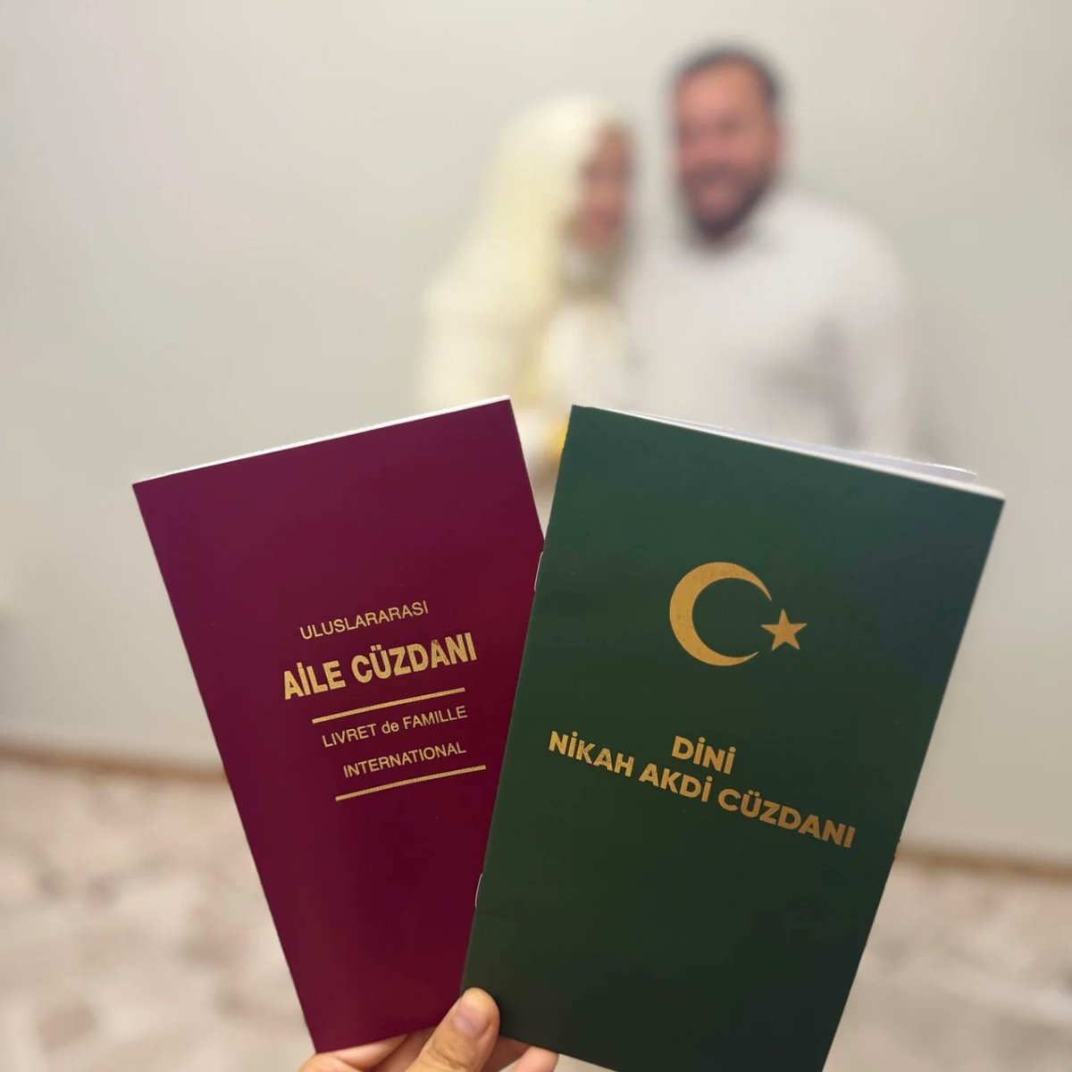 kemzede's tweet photo. Galiba sanırım EVLİYİM artık anam babam bile beni ona verdiler https://t.co/rKYGr64NNI