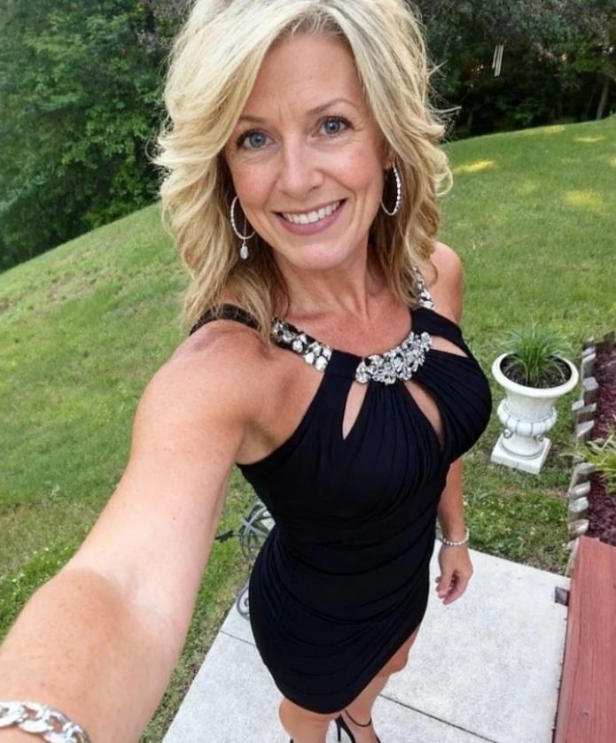 khamanjelica398's tweet image. Men who like women over 58s should leave a ❤️