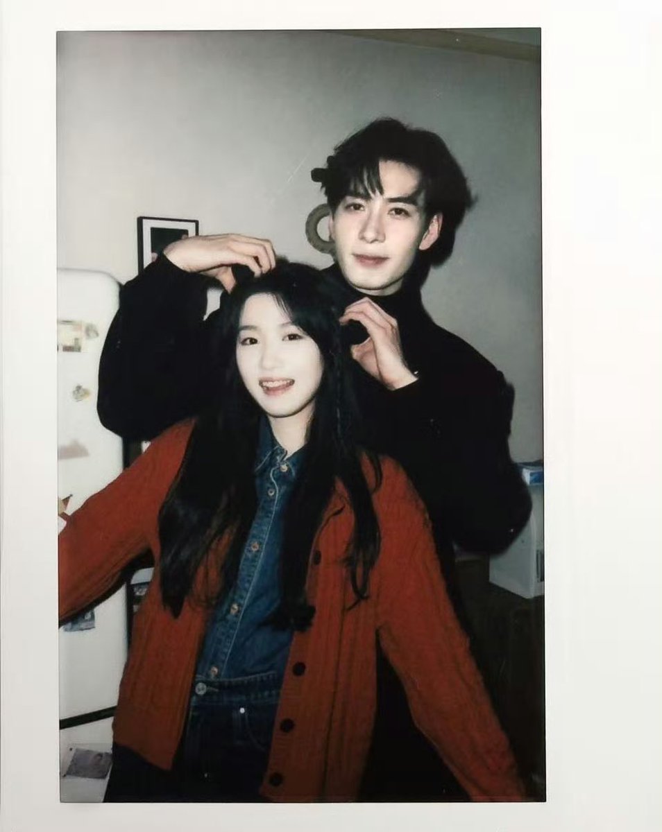 xirein's tweet photo. hi guys i am currently watching xiaochen’s #LoveBetweenLines and i am sobbing!! this is soooo good i’ve been away for sometime now and i missed a lot of xiaochen contents now i am crying this is sooooooooo soooo good https://t.co/QrjzRhWpk6