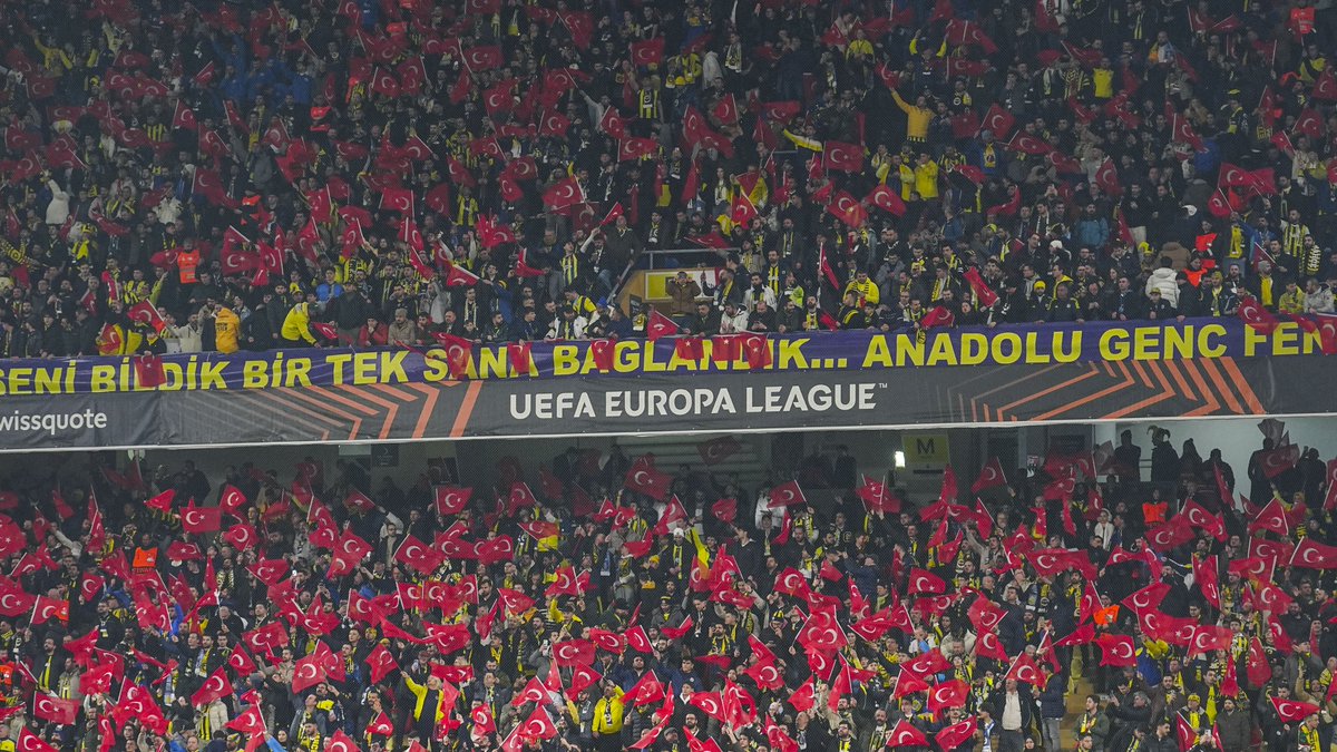 🇹🇷Kadıköy'de her yer kırmızı-beyaz!