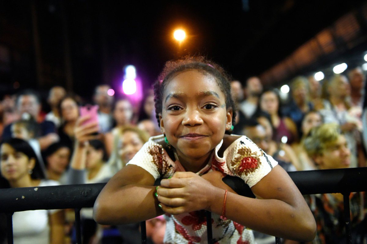 🎭 HOY ARRANCA EL #CARNAVAL

El #DesfileInaugural despliega 40 conjuntos en concurso + 5 invitados por 18 de Julio.

Todo lo que tenés que saber del evento 👇