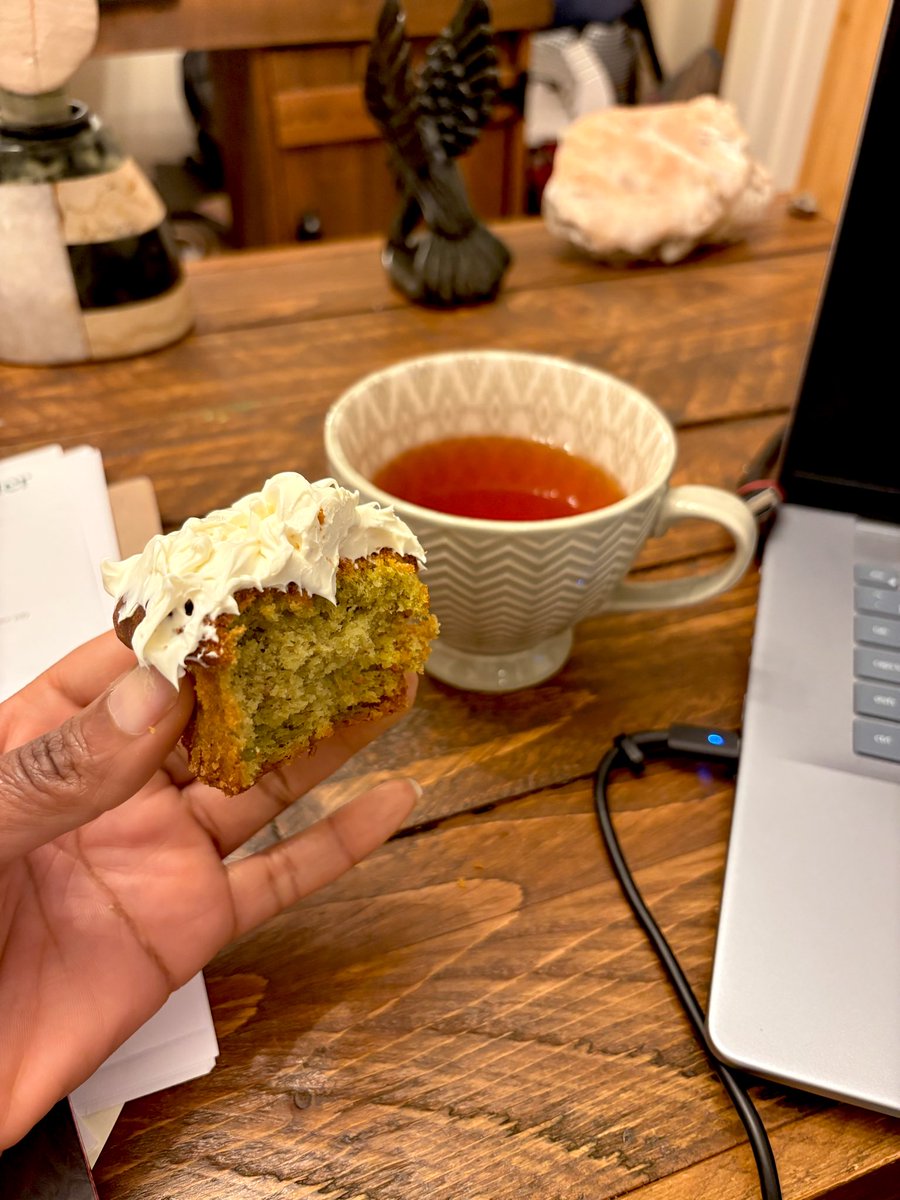 Avocado and pistachio cupcake topped with mascarpone, made lovingly by my daughter home from university. Paired with rooibos ☕️🧁💚
…because I’m editing.