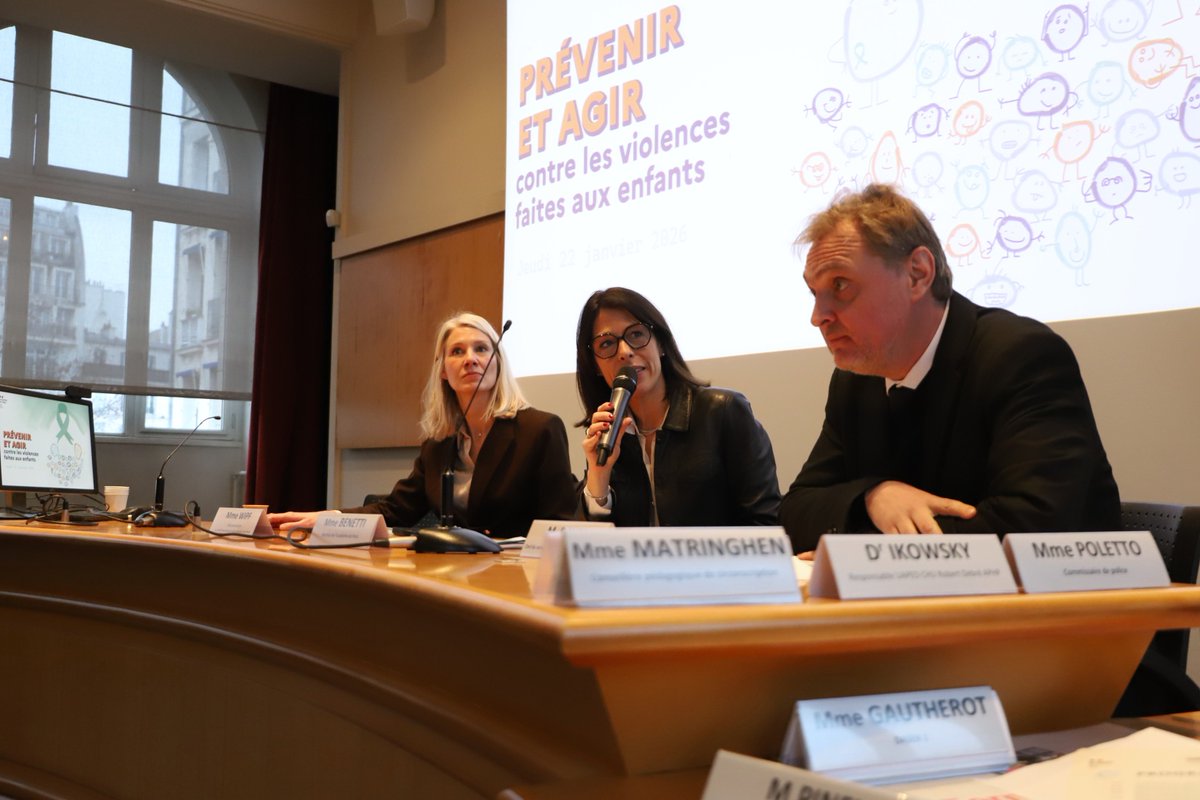 Academie_Paris's tweet photo. La rectrice Julie Benetti a ouvert ce matin la session de formation « Prévenir et agir » contre les violences faites aux enfants, avec Lisa-Lou Wipf, vice-procureure au @parquetdeParis, à l'#INSPE des Batignolles. https://t.co/mt5QVmwqZJ