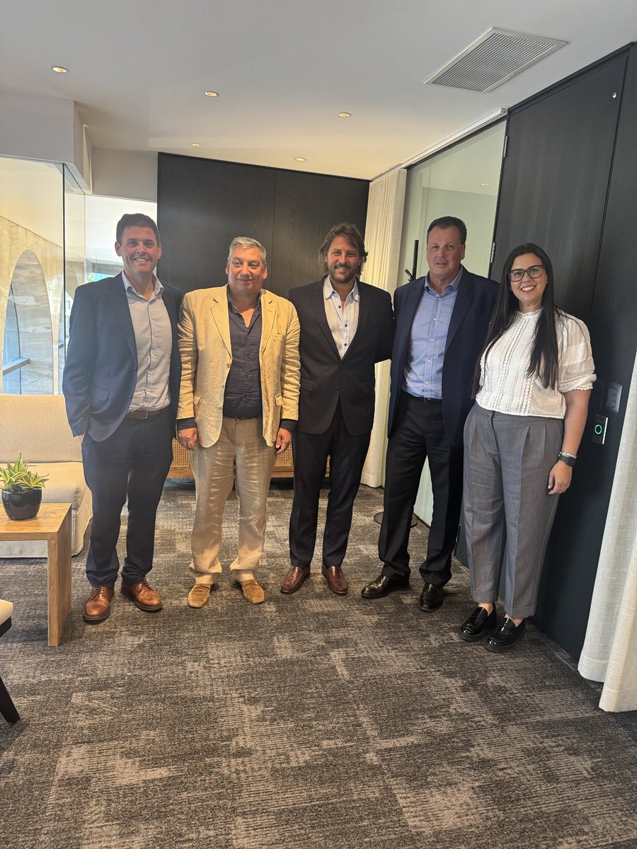 Se acaba de firmar el traspaso de titularidad entre el grupo Lequio y Saturno del Frigorífico Florida! Gran noticia para el Departamento! Éxitos ⁦<a href="/FloridaIDF/">Intendencia de Florida</a>⁩