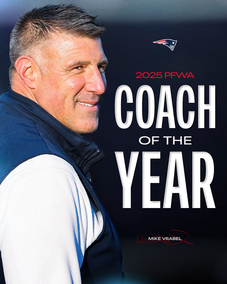 Your @PFWAwriters Coach of the Year winner, Mike Vrabel 👏
