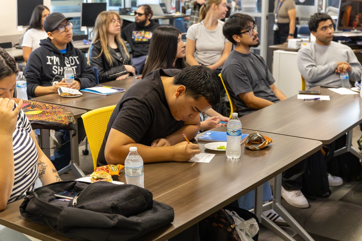 Lemoore College tweet media