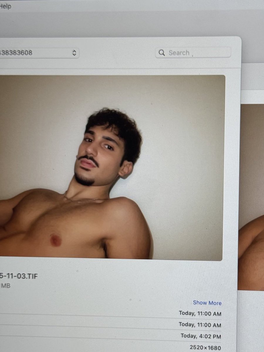 bl0nded11's tweet image. hi