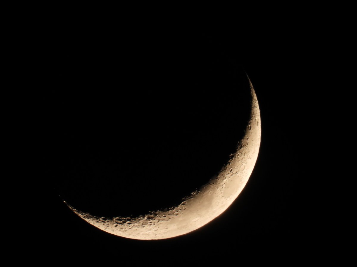 lakazel's tweet image. #waxingcrescent #moon Heute war es wieder wunderschön mit dem moonlight! 🌙 Er schaukelt und schaukelt und steigt immer höher!😃